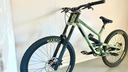 Commencal FRS 27.5 Downhill Mountain Bike - 2022, M